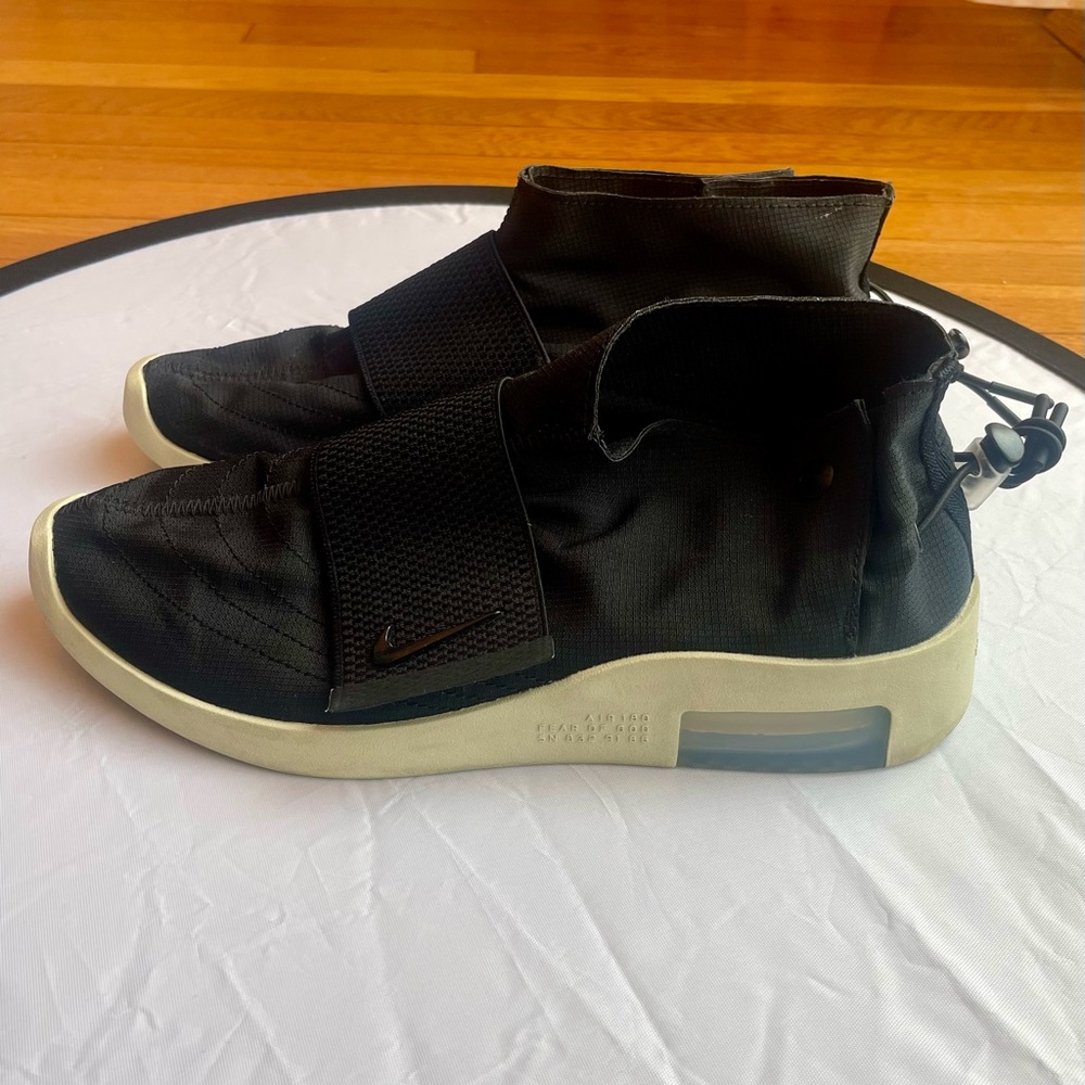 EUC!  Men’s black Nike Air Fear of God Moc.  Size 8.